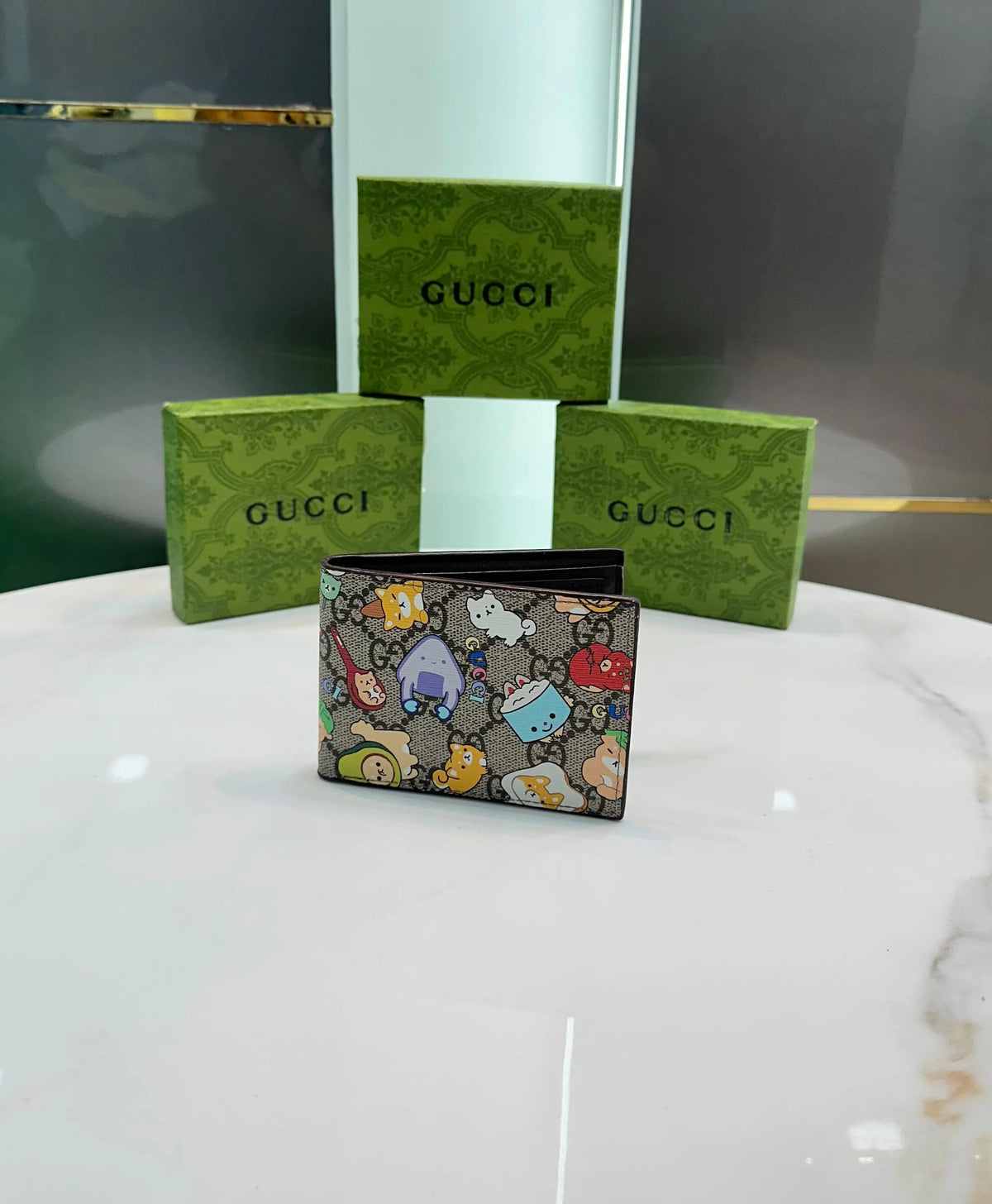 Gucc i × Pikarar Premium Wallet