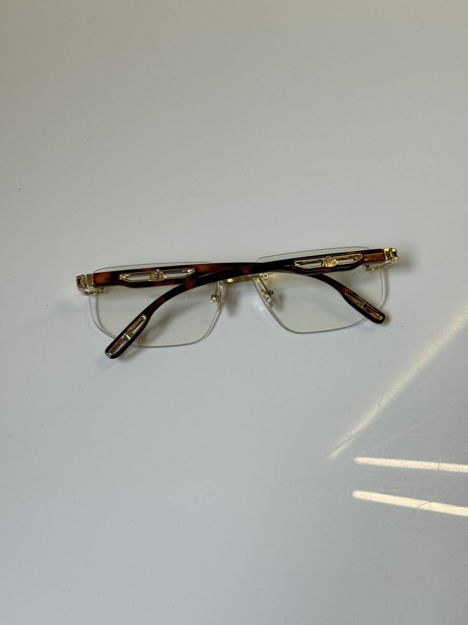 Maybach_88940_Tiger_Gold_Frame