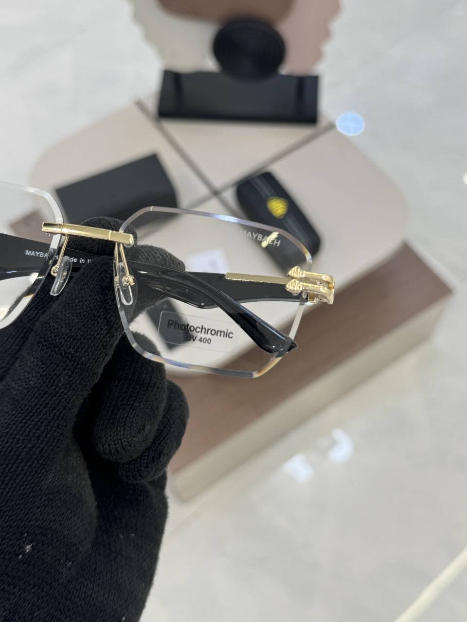 Maybach_21_Gold_Black_Photochromic_Frame