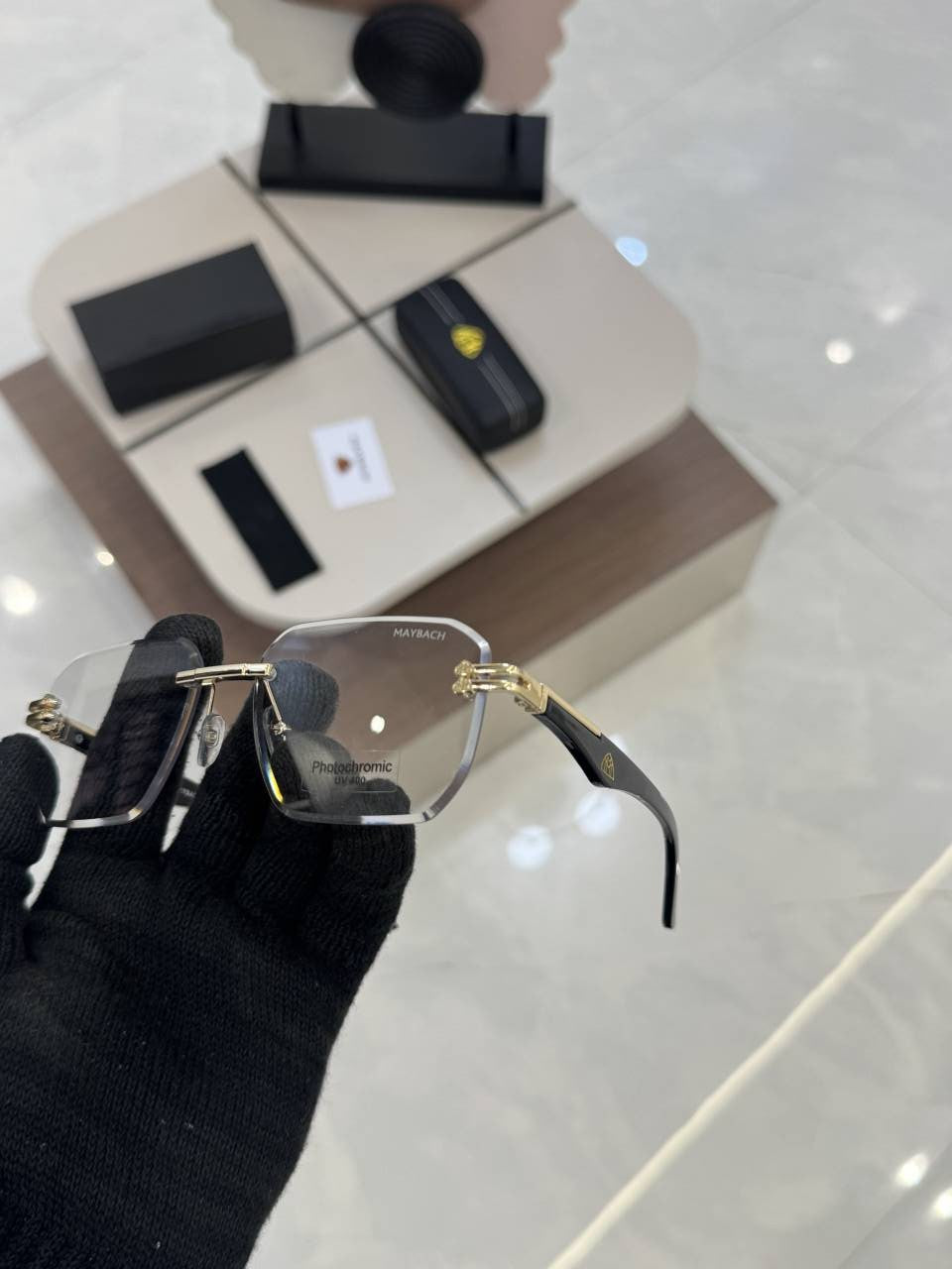 Maybach_21_Gold_Black_Photochromic_Frame