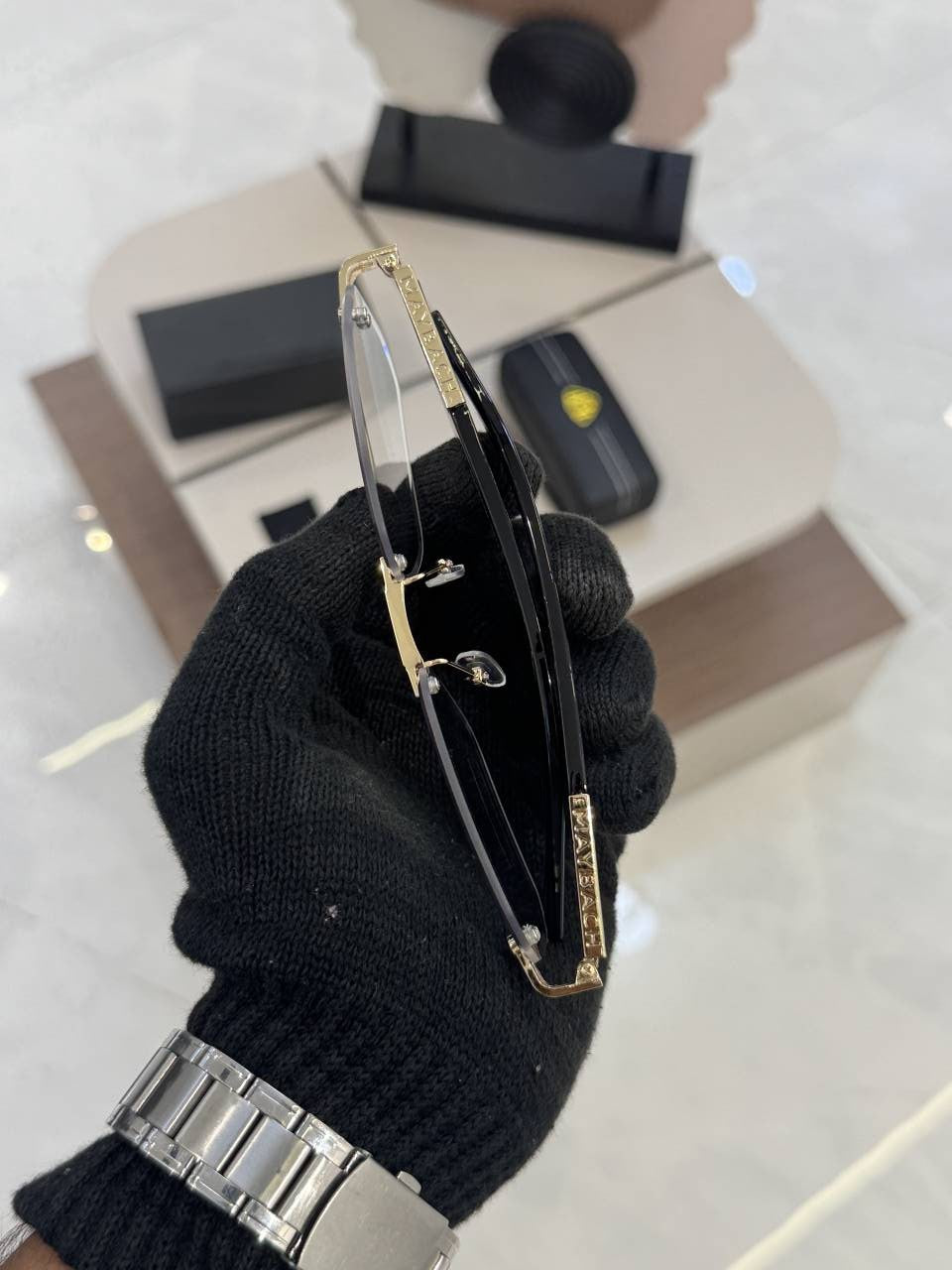Maybach_21_Gold_Black_Photochromic_Frame