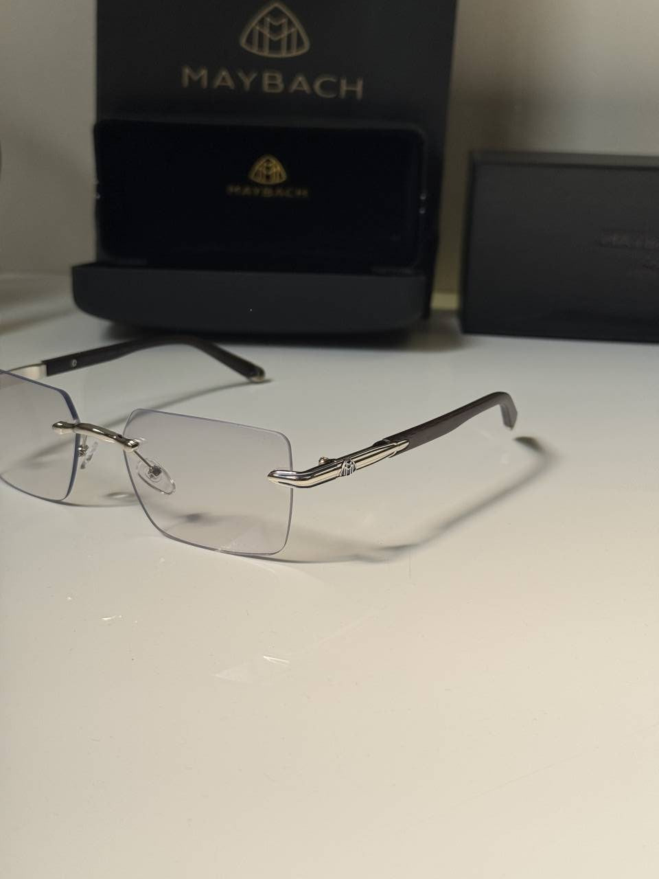 Maybach_76_silver_Photochromic