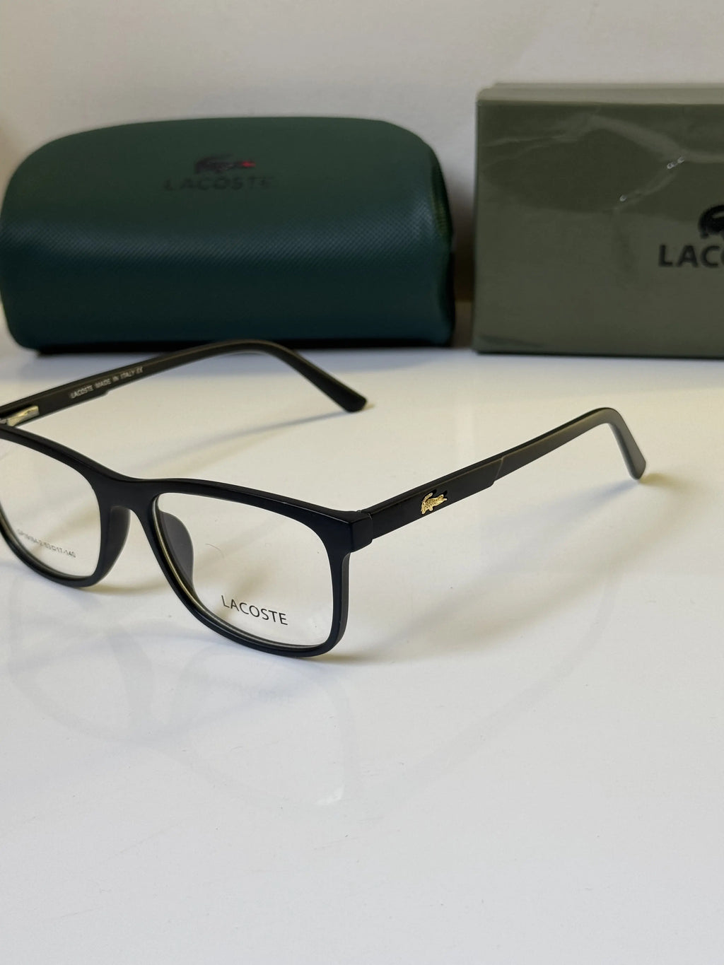 Lacoste_19164_Black_Frame