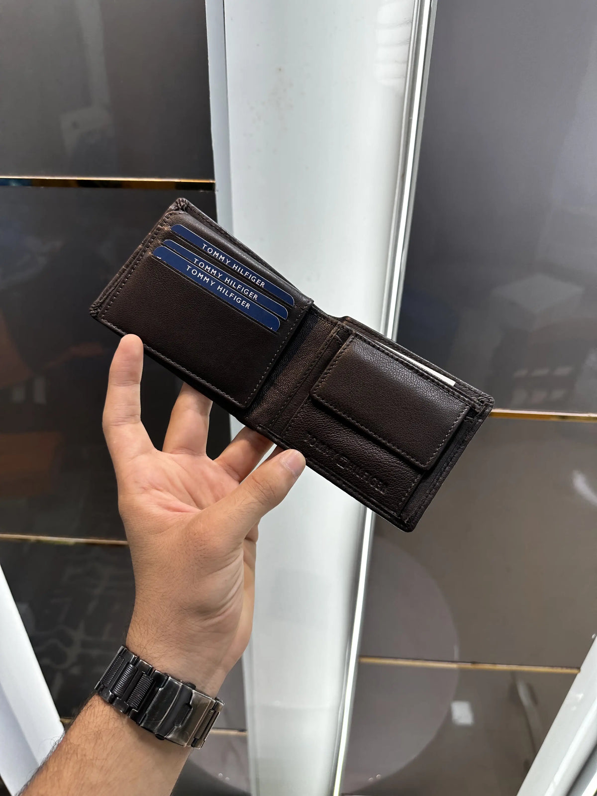 Tommy Hilfige r Brown Monogram Premium Wallet
