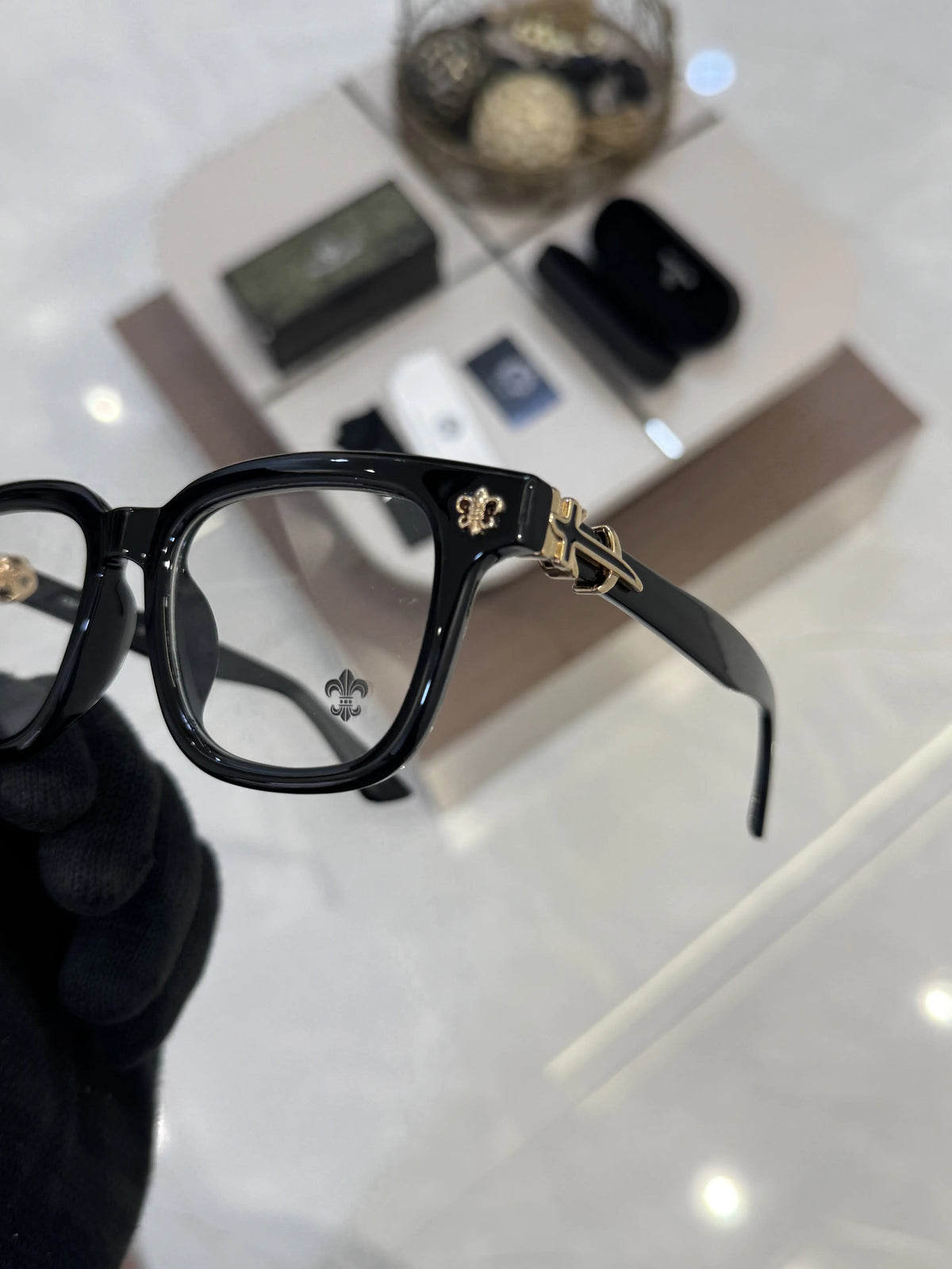 Chrome_Heart_8298_Gold_Black_Frame