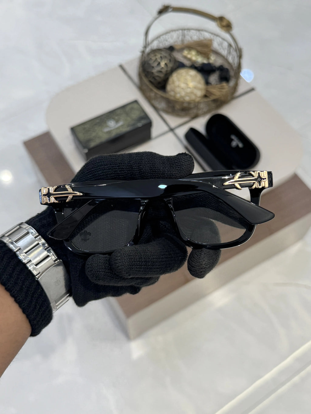 Chrome_Heart_8298_Gold_Black_Frame