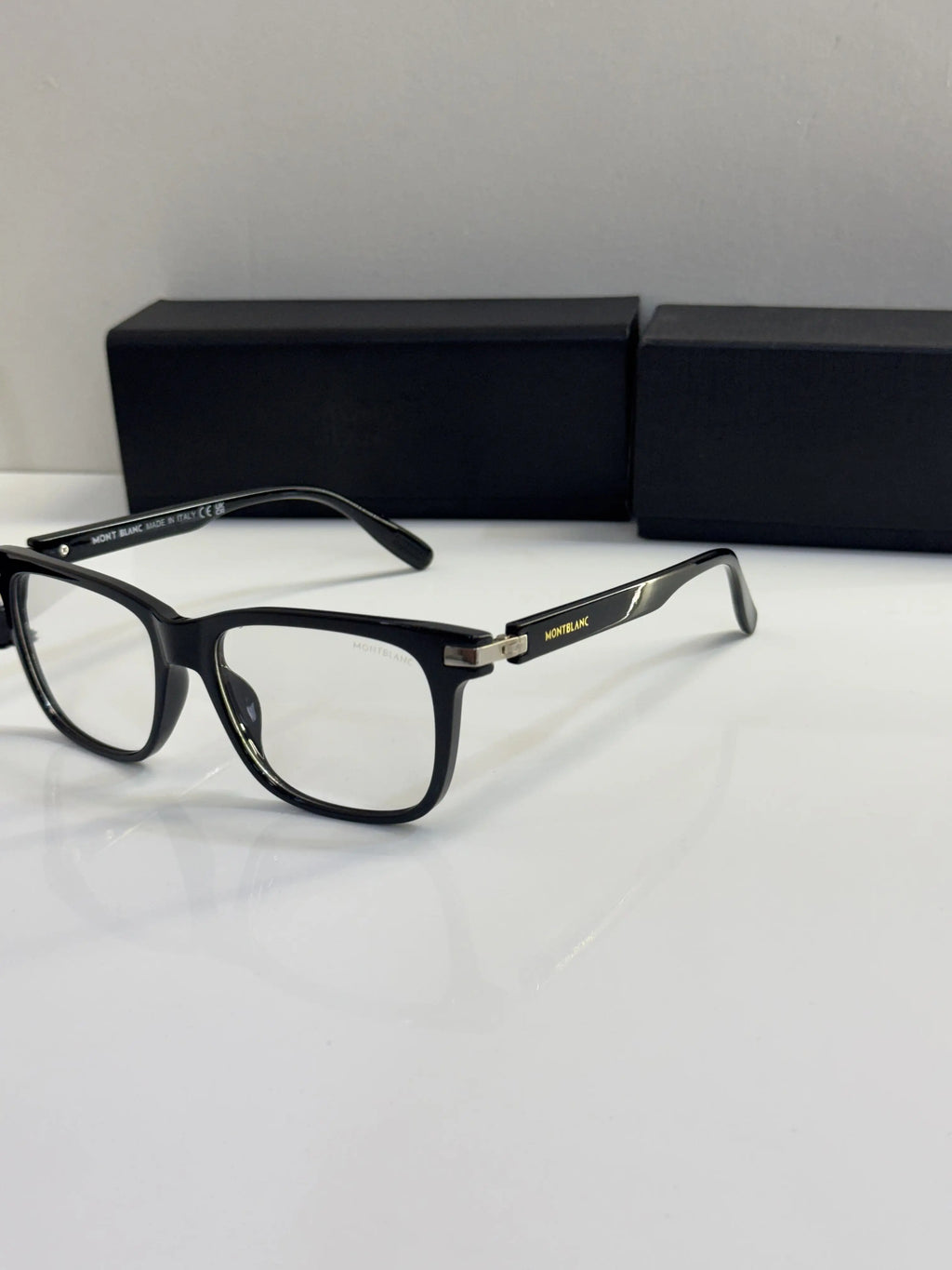 Mont_Blanc_0163_Black_Frame