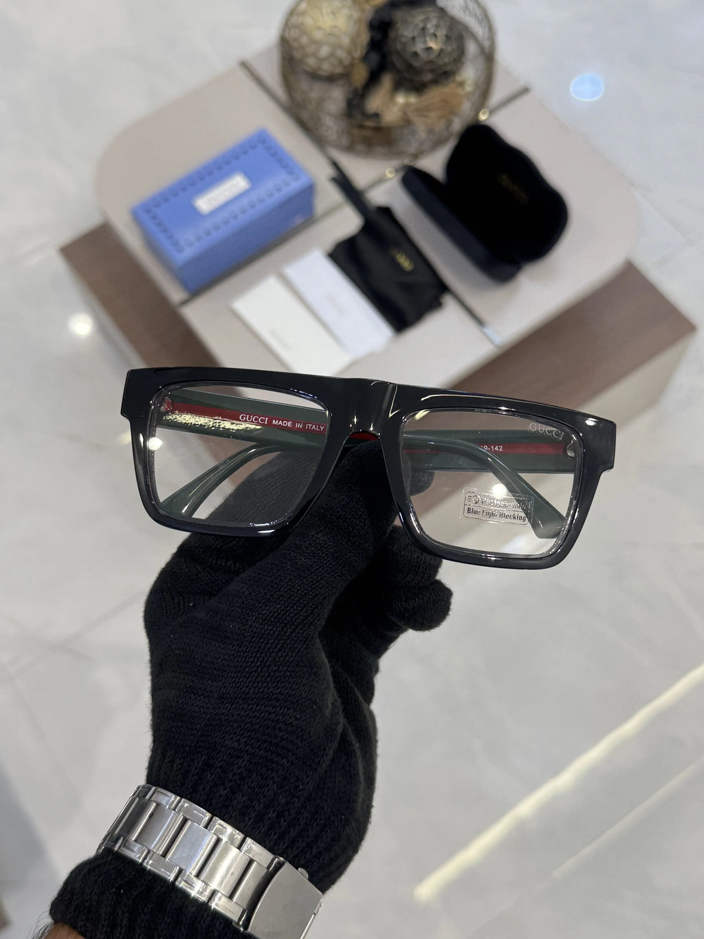 Gucci_1868_Black_Photochromic_Frame