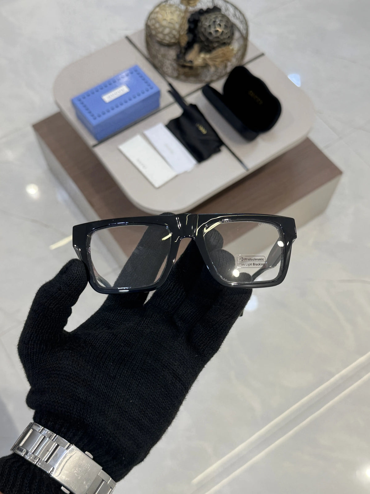 Gucci_1868_Black_Photochromic_Frame