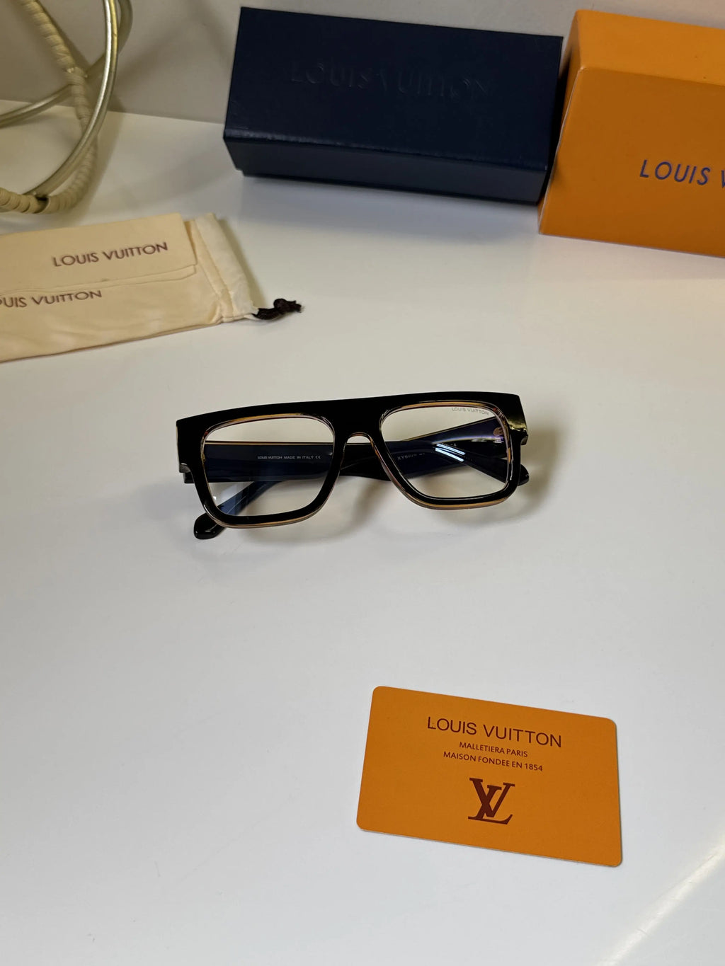 Louis_Vuitton_6026_Black_Dual_Tone_Frame