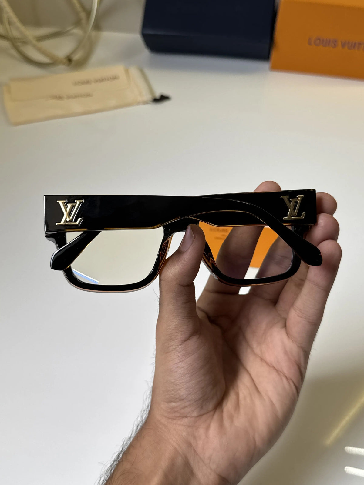 Louis_Vuitton_6026_Black_Dual_Tone_Frame