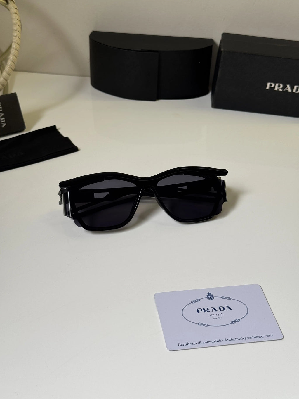 Prada_8899_Black
