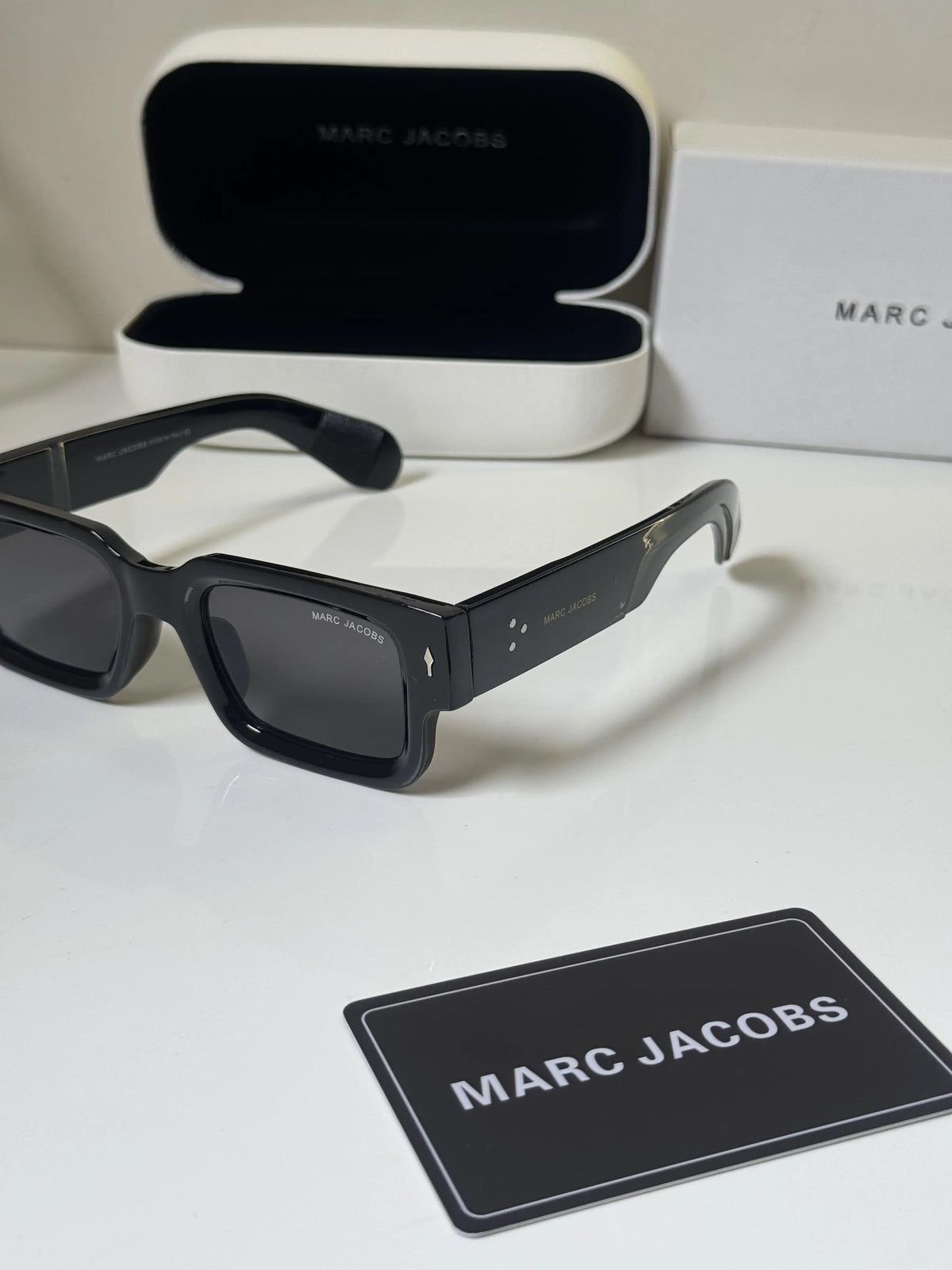Marc_Jacobs_3709_Black