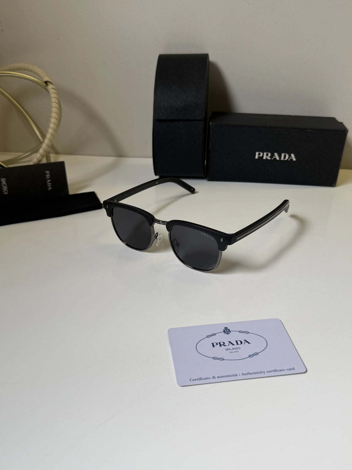 Prada_370_Gun_Black