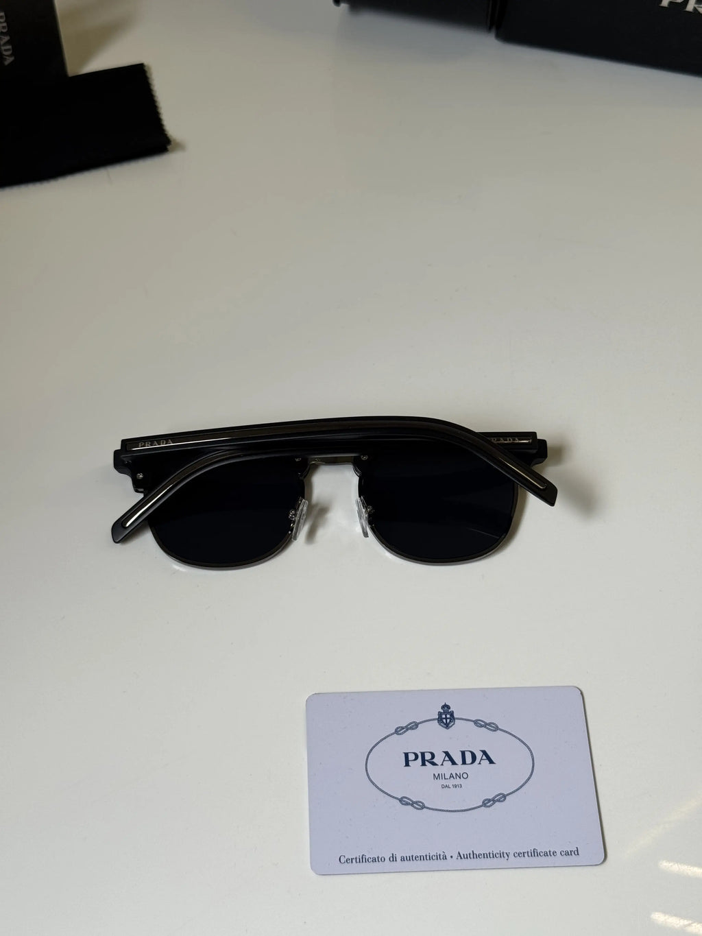 Prada_370_Gun_Black