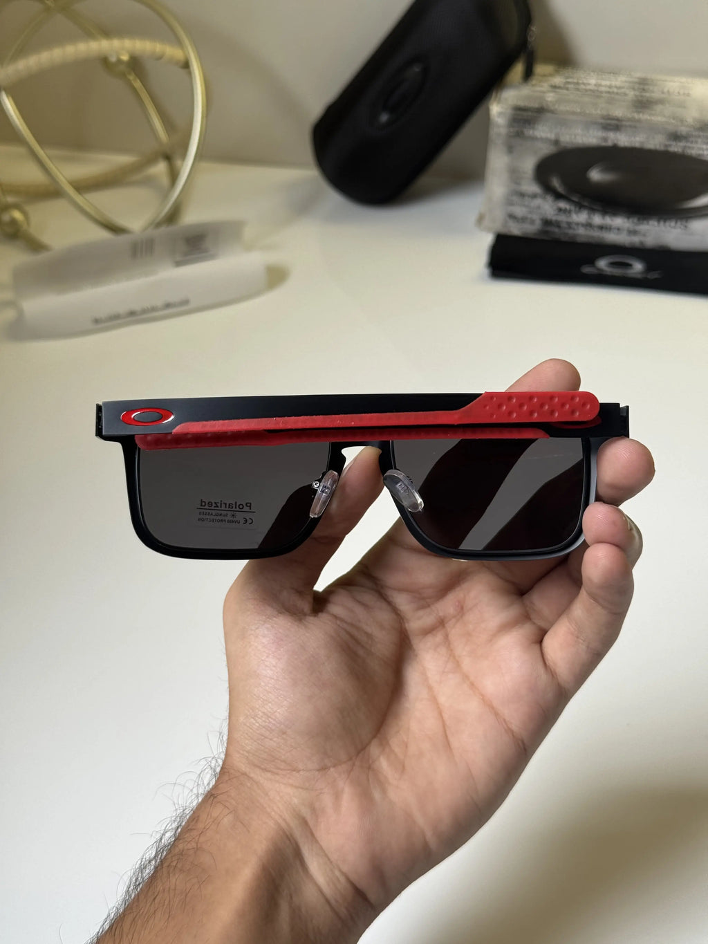 Oakley_4123_Black_Red