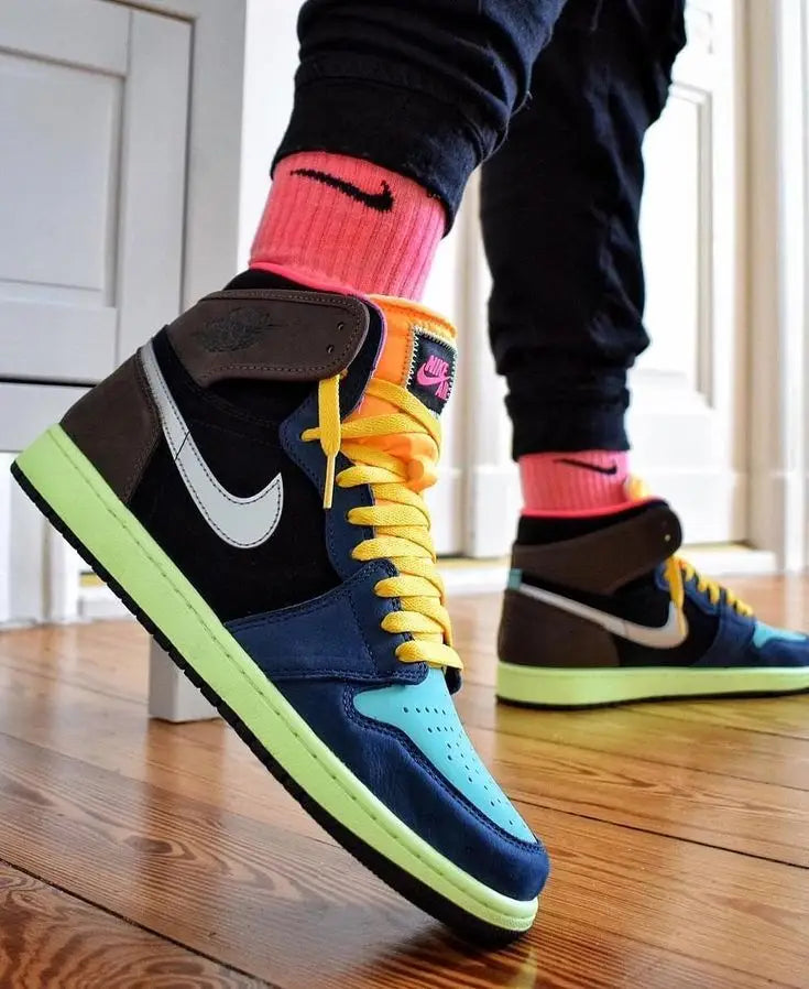 Nik e Jordan Retro 1 High Bio Hack Semi UA