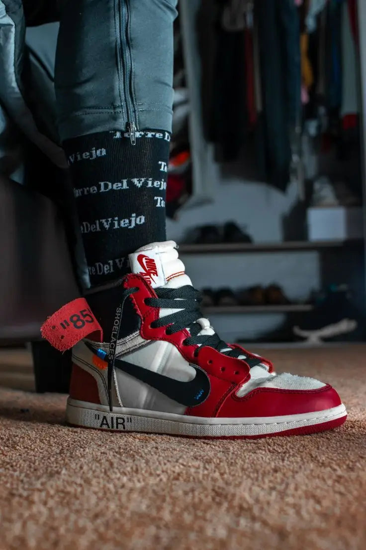 Nik e Jordan retro 1 X off white UNC Red