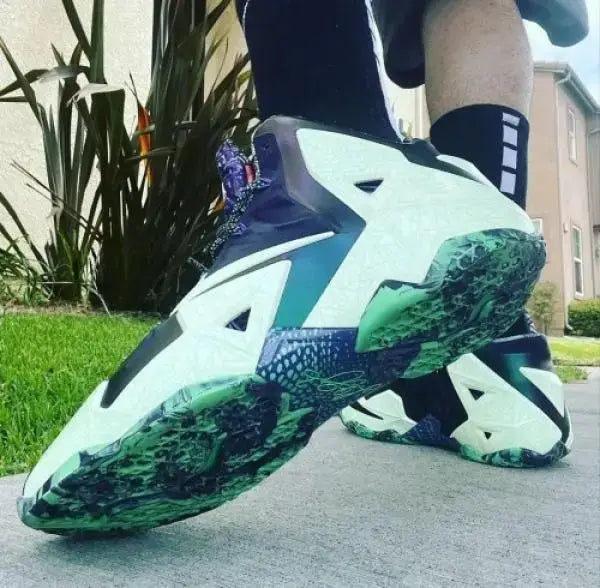 Nik e Lebron 11 Gator king Glow in Dark