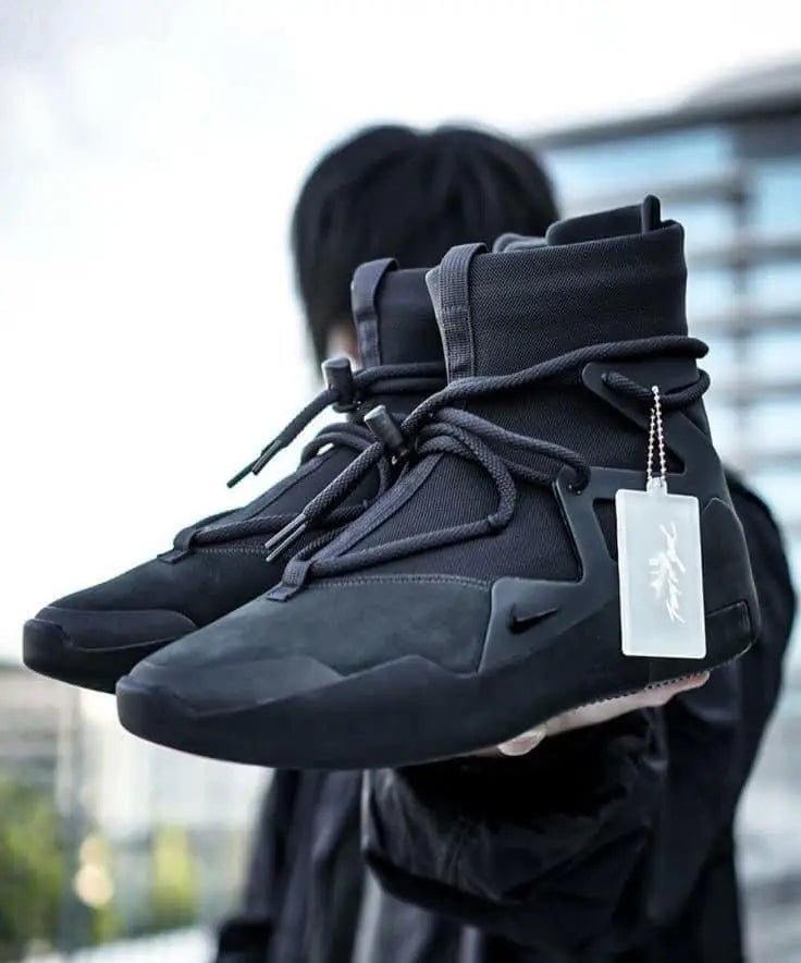 Nik e Air Fear Of God Triple Black
