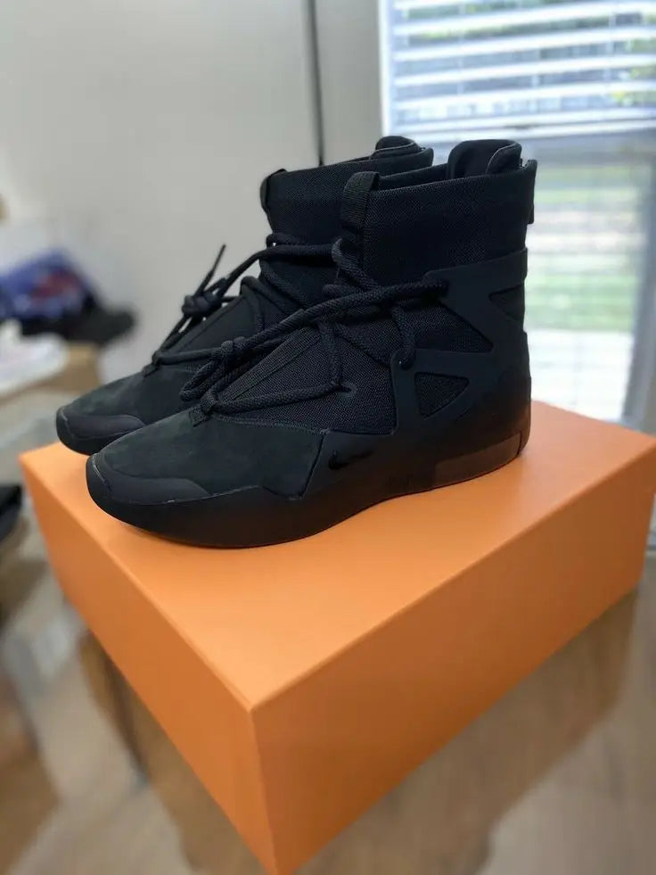 Nik e Air Fear Of God Triple Black