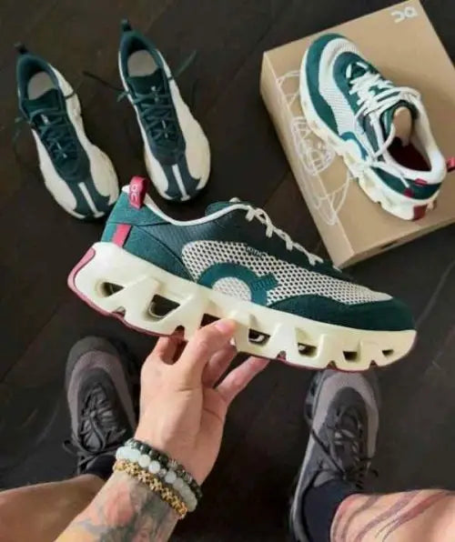 On Cloud Running K-Tech 2 Kith Spirulina Barley