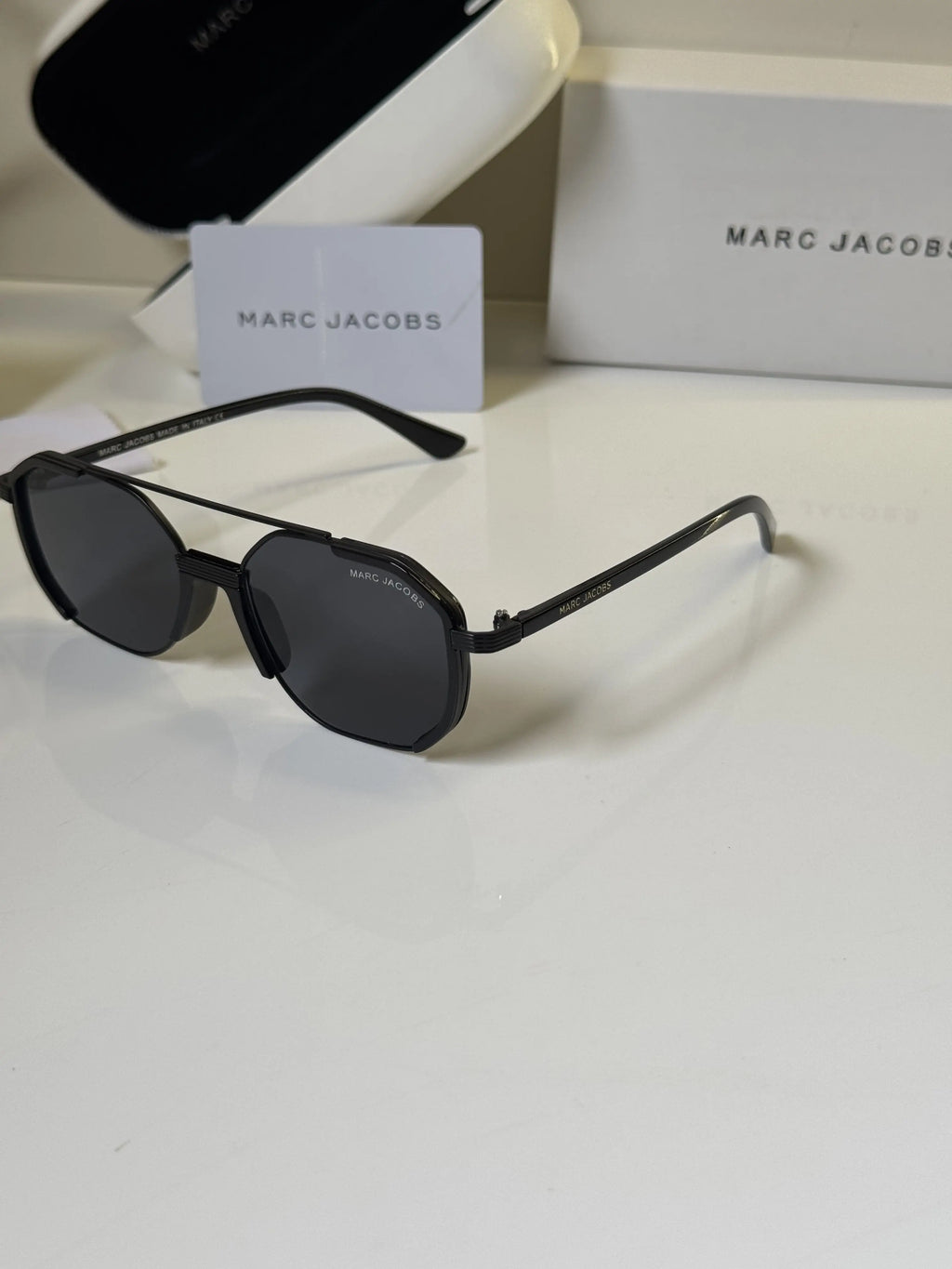Marc_Jacobs_6008_Black