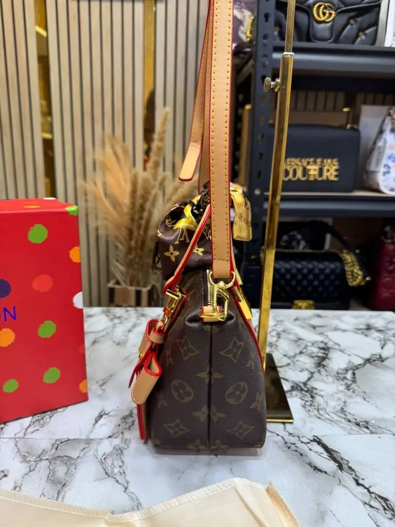 Louis Vuitton Monogram Papillon Bag with Vachetta Leather Trim Handbag With Box And Dust Bag