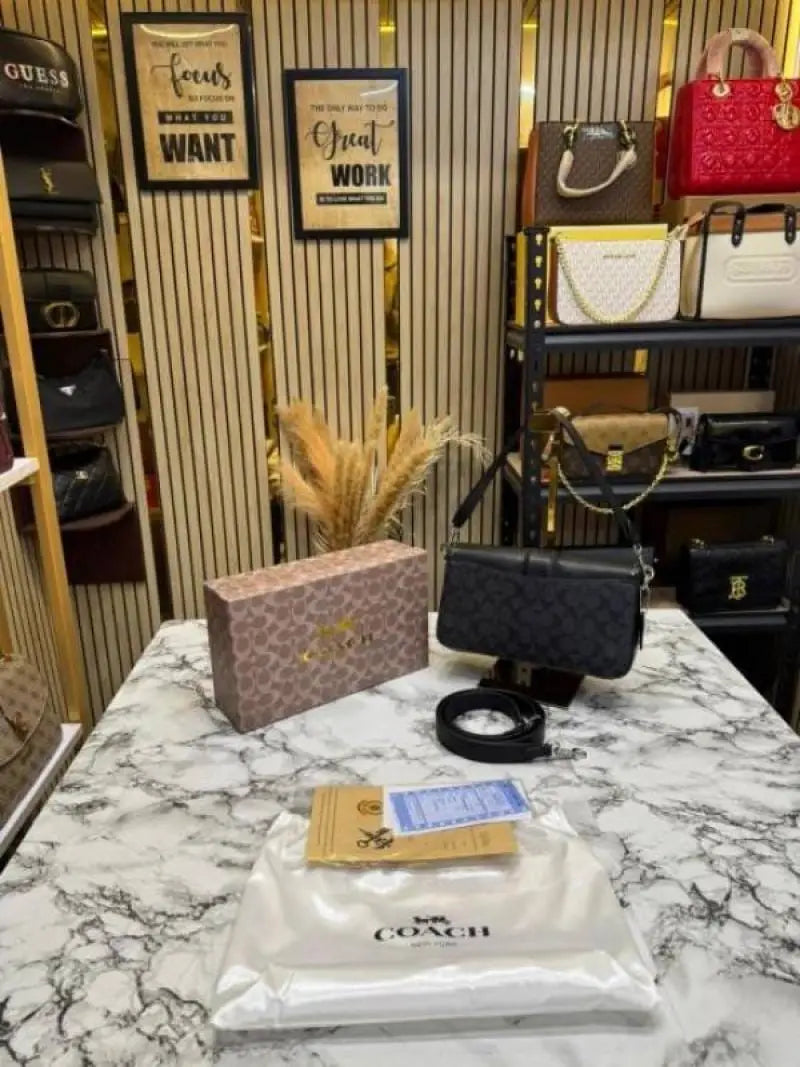 COACH GEORGIE SHOULDER BAG IN COLORBLOCK SIGNATURE CANVAS WITH RIVETS  OG BOX AND DUST BAG BLACK