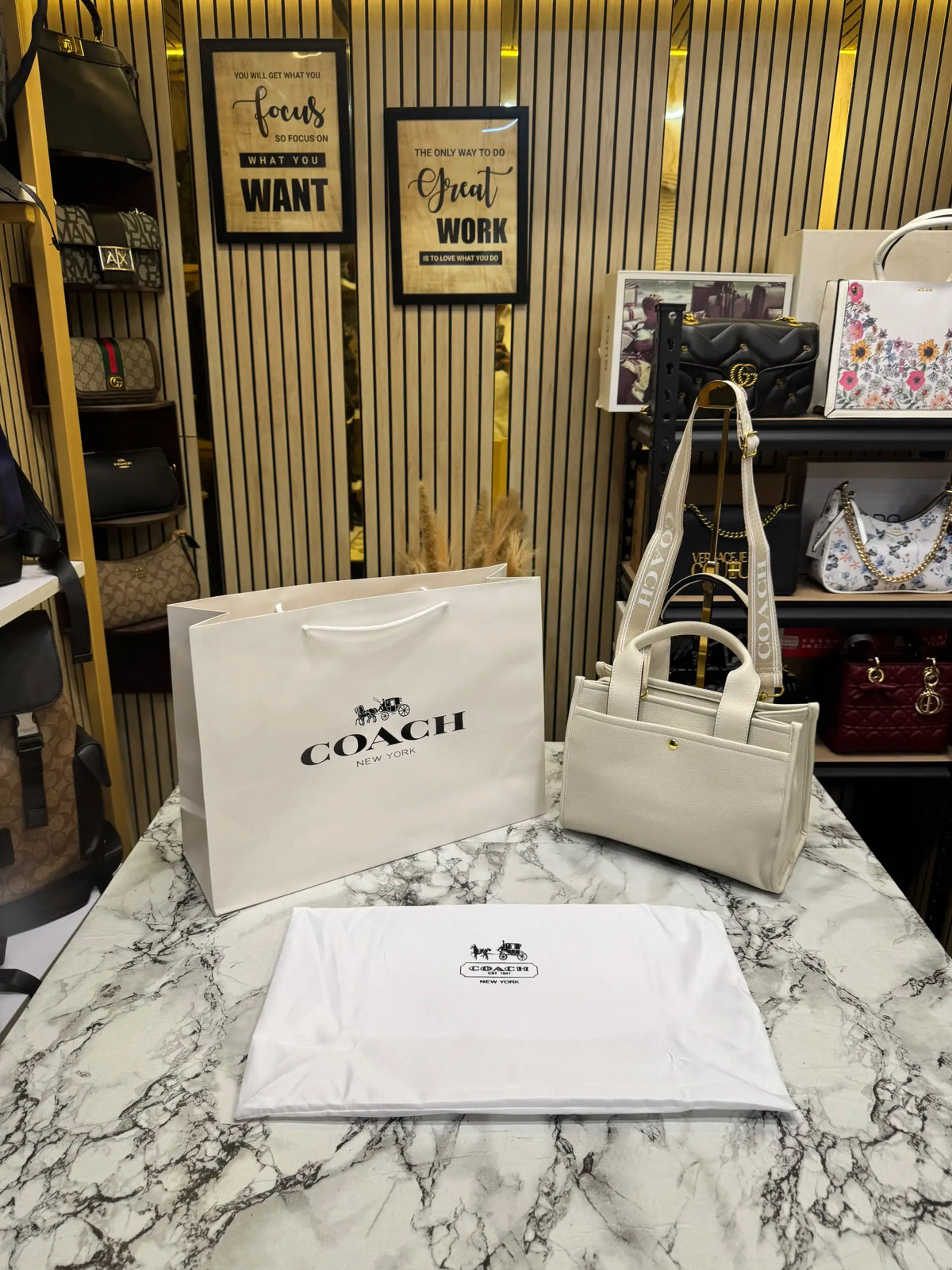 COACH CARGO TOTE BAG IN CANVAS WITH DUST BAG AND CARRY BAG WHITE 3750