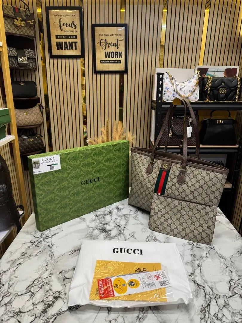 Gucci GG Supreme Tote Bag With Og Box And Dust Bag