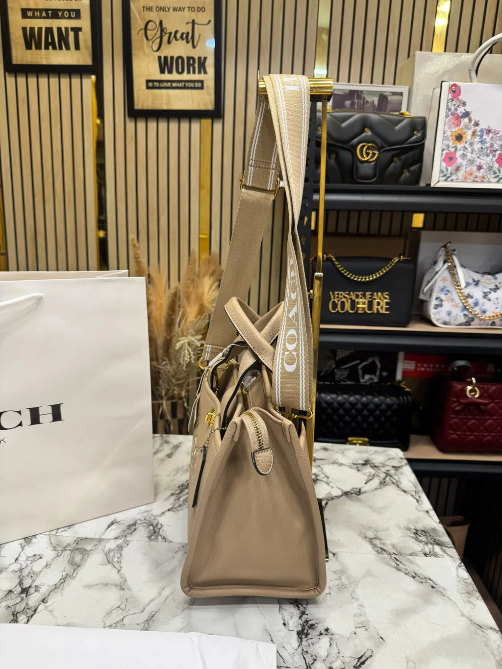 COACH CARGO TOTE IN CANVAS WITH DUST BAG AND CARRY BAG APRICOT 3750