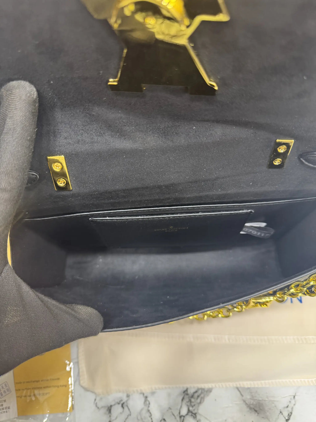 Louis Vuitton Capucines Side Trunk MM  Black M12710