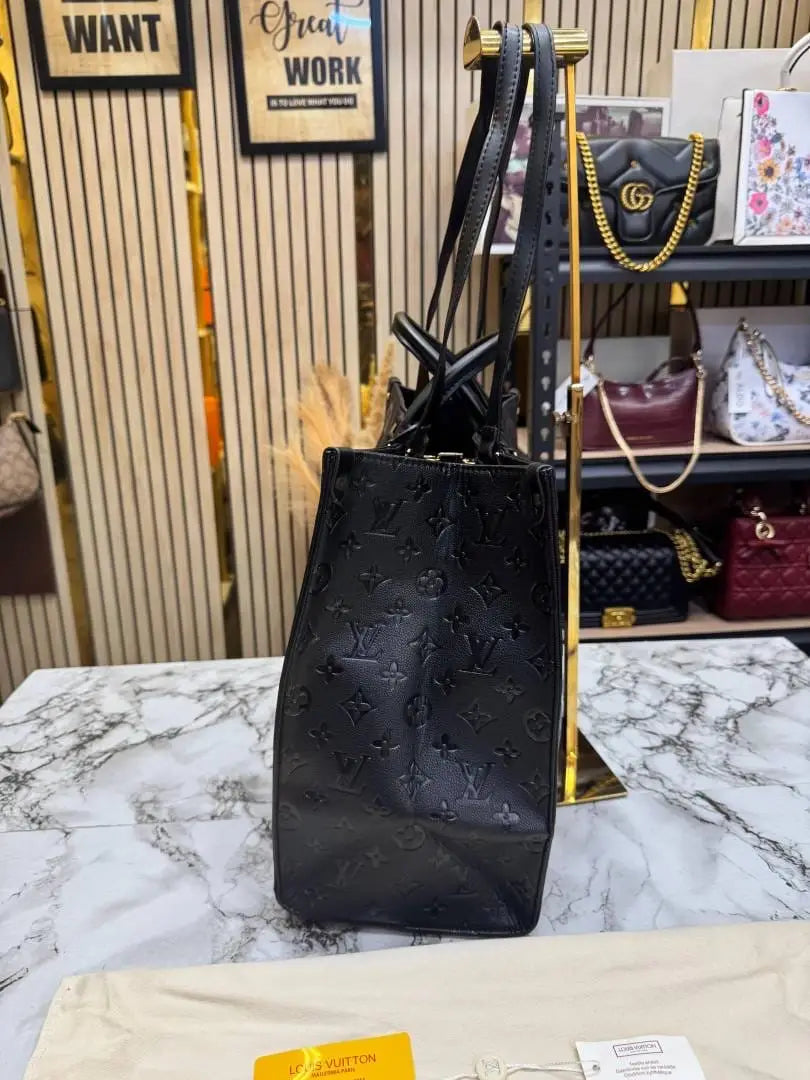 Louis vuitton premium onthego with dust bag black
