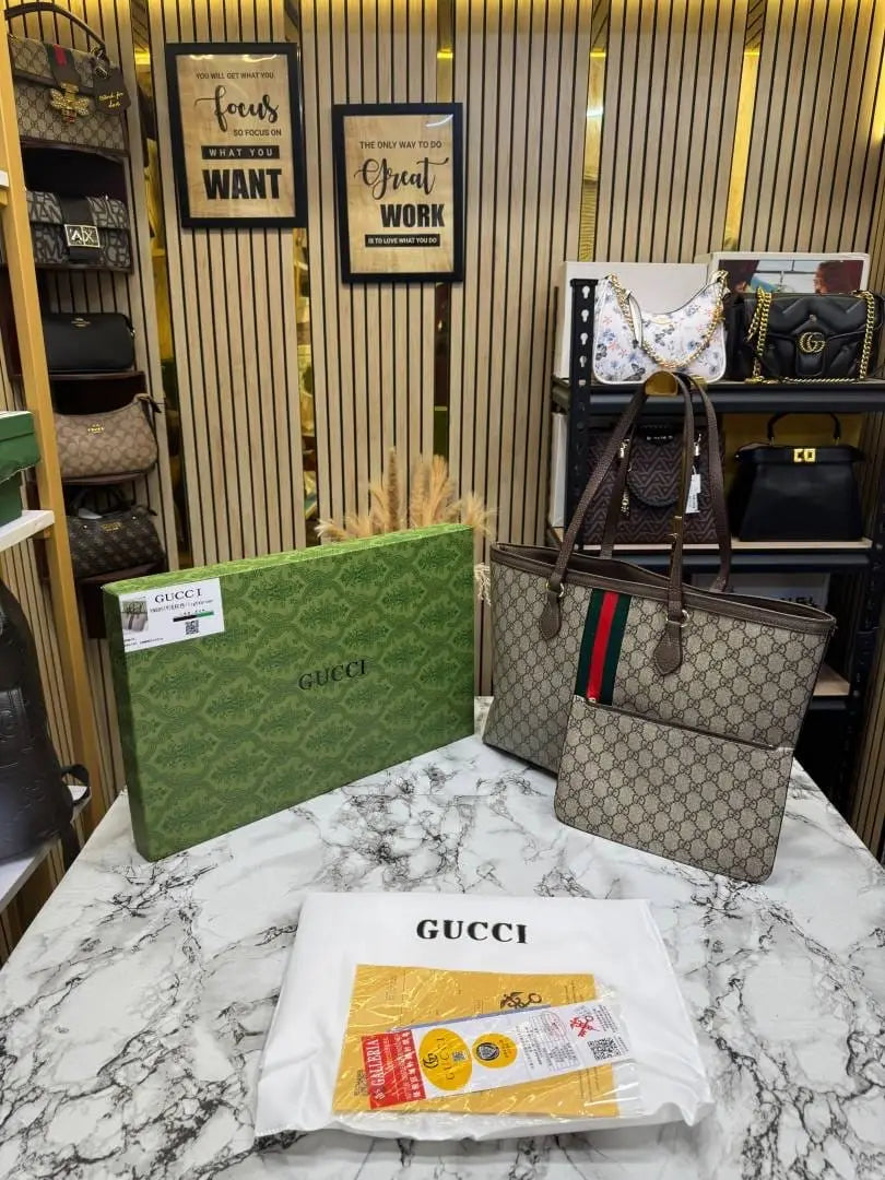 Gucci GG Supreme Tote Bag With Og Box And Dust Bag