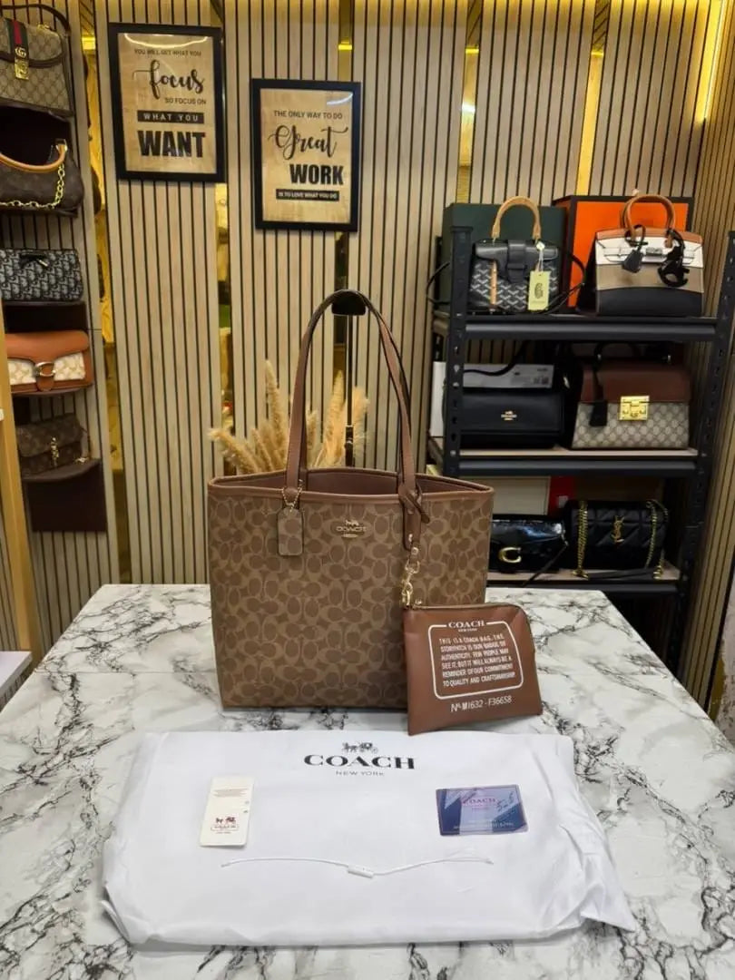 Coatch City Tote Signature Canvas Tote Bag Including Pouch And Dust bag apricot 8020