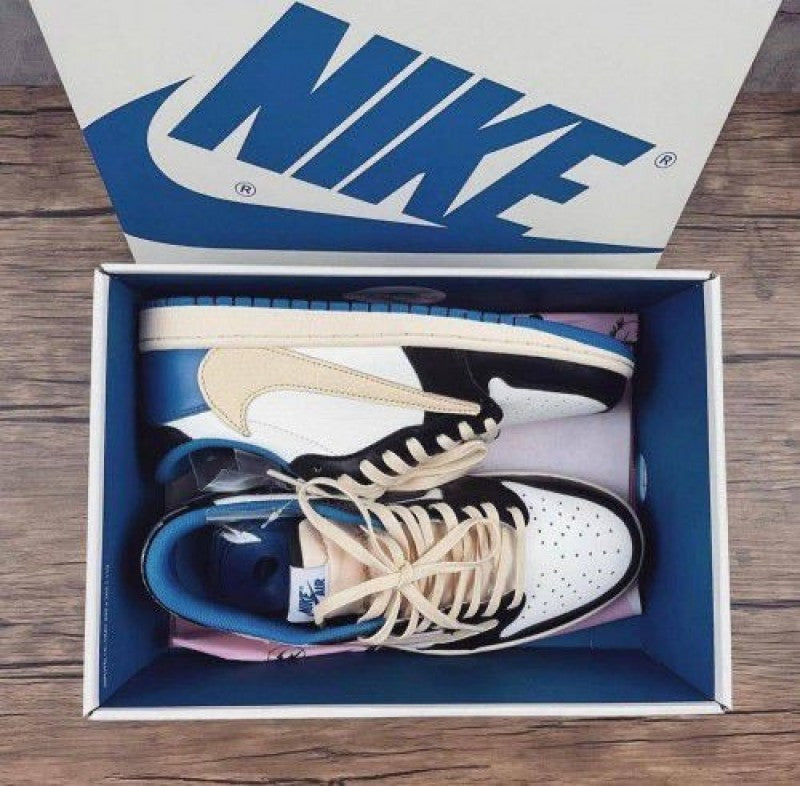 AIR JORDAN RETRO 1 TRAVIS SCOTT FRAGMENT