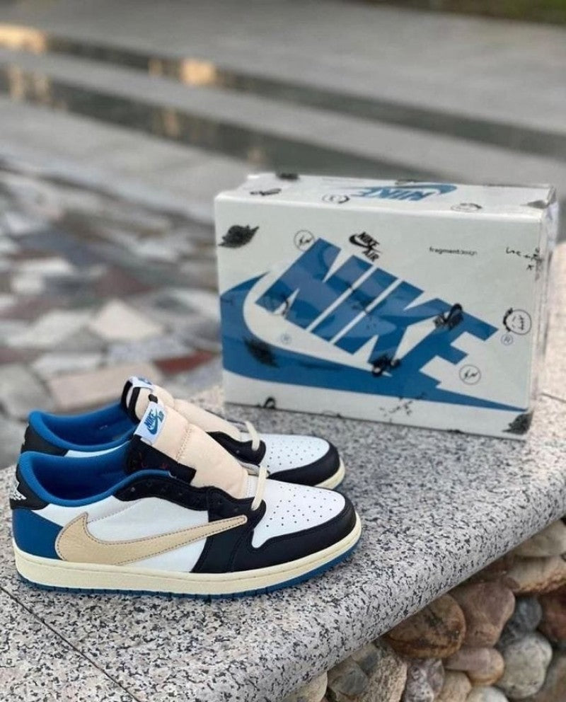 AIR JORDAN RETRO 1 TRAVIS SCOTT FRAGMENT